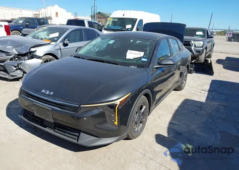 2025 Kia K4 Lxs из США, поврежденный, VIN 3KPFT4DE7SE062925